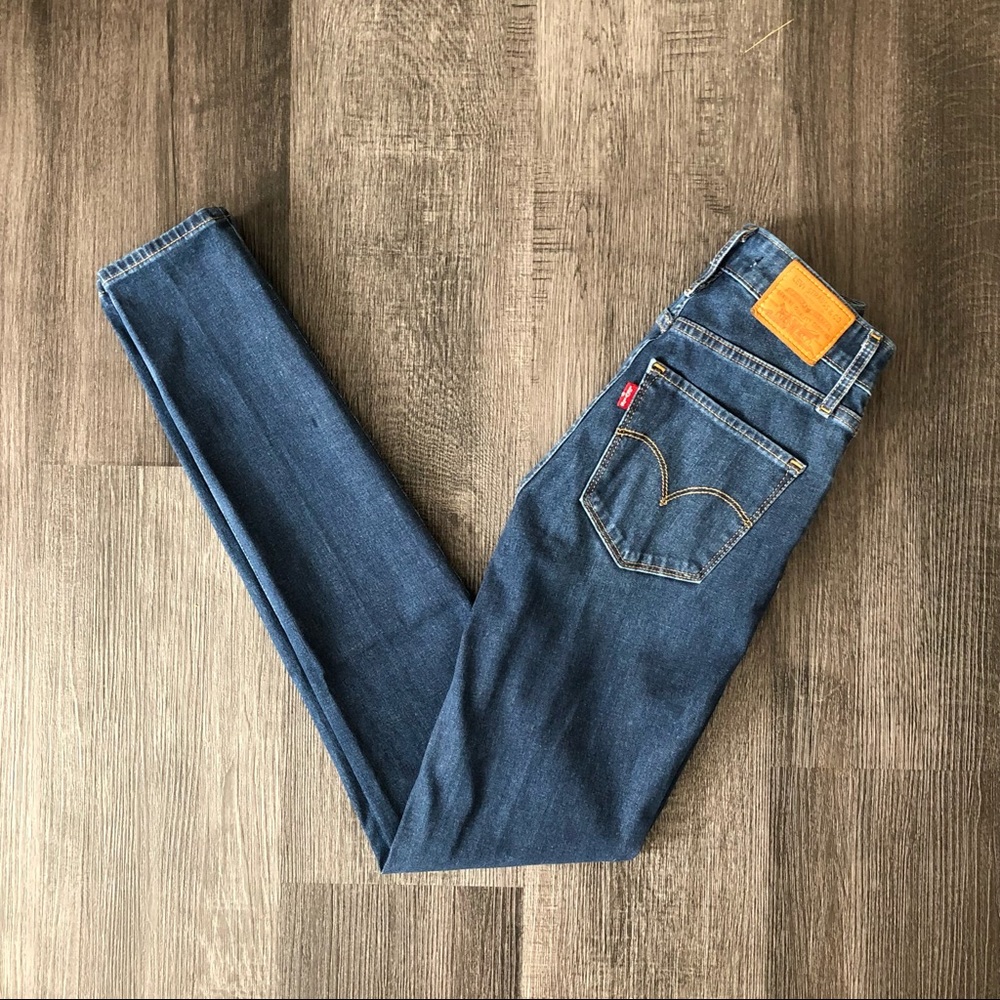 LEVIS 721 HIGH RISE SKINNY BLUE WASH JEANS